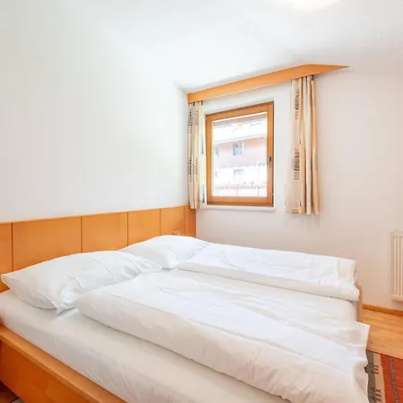 Holiday home Lovely With Ski-storage Fuegen